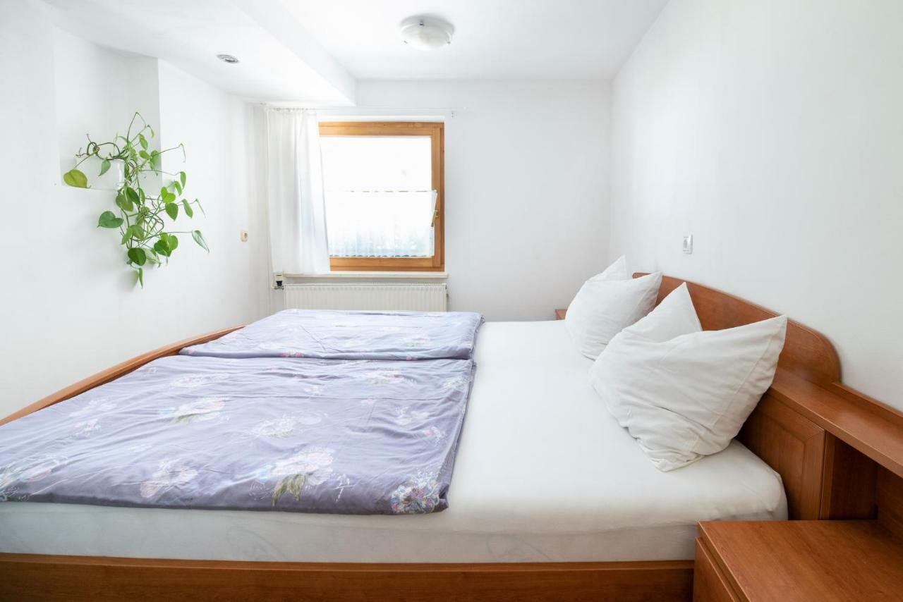 Mateja House - Apartments In Zirovnica Rodine エクステリア 写真